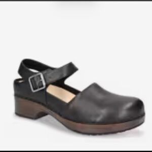 Bella Vita Black Leather “Jaycina” Mules with Strap size 11 Great used condition